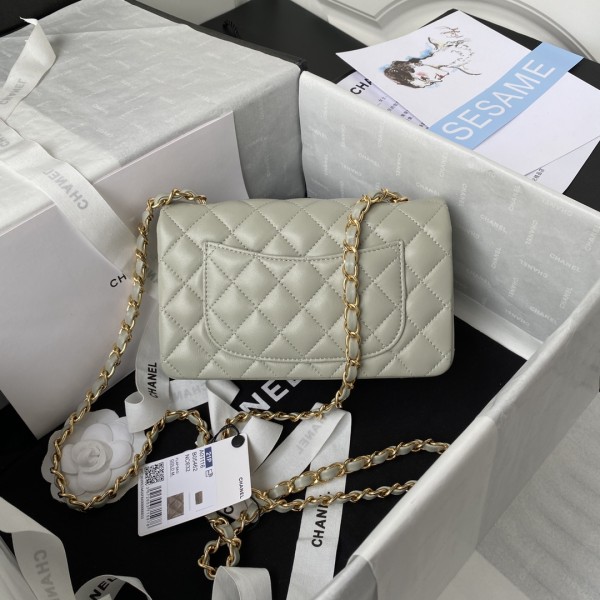 Handbag  Chanel  size 20 cm