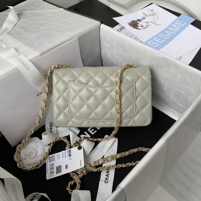  Handbag  Chanel  size 20 cm