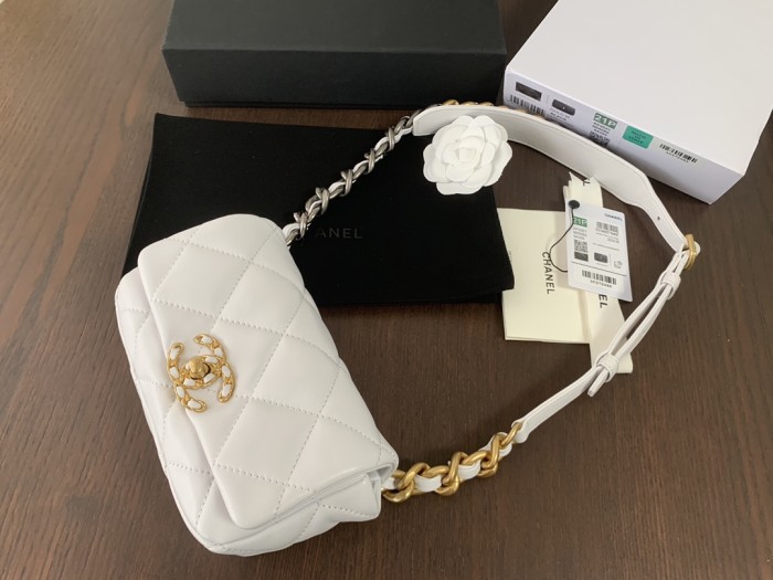  Handbag  Chanel AS1163 size 20cmx11cmx5.5 cm