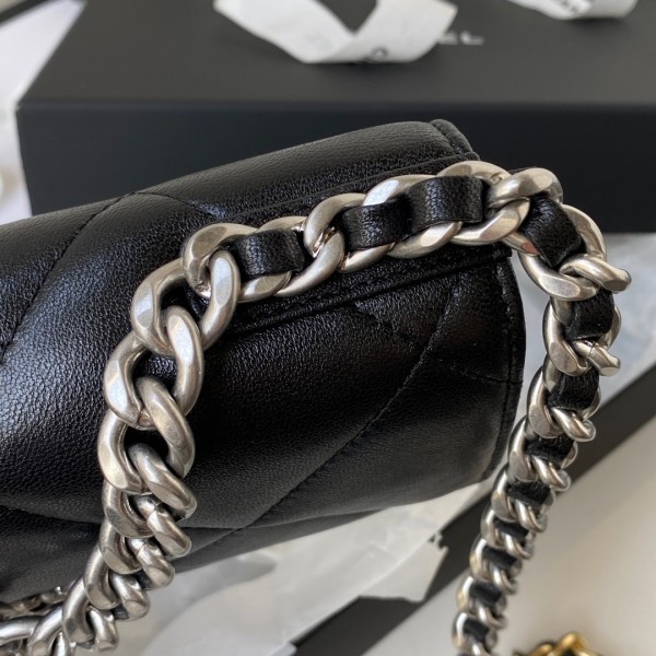  Handbag  Chanel  size  19 cm