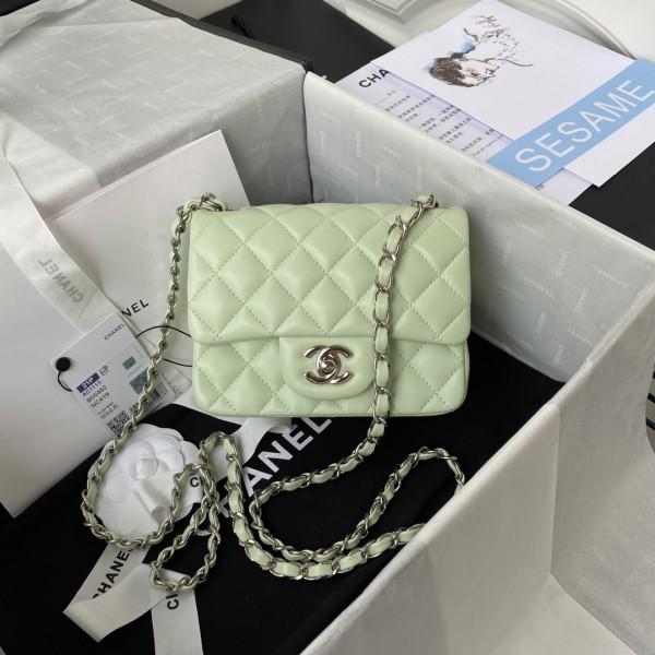 Handbag  Chanel size  17 cm