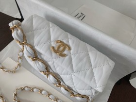  Handbag  Chanel 2479  size 19cmx13cmx7 cm 