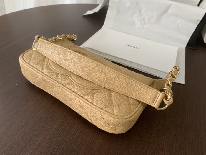 Handbag  Chanel 50920 size 25cmx14cmx5 cm 