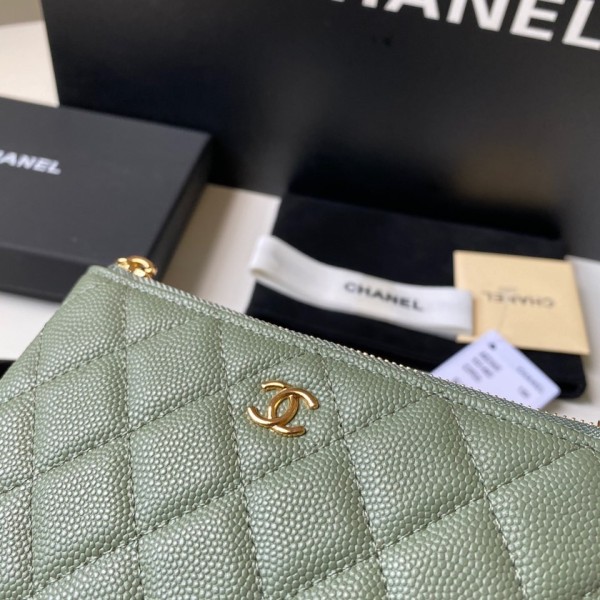  Handbag  Chanel A82365 size 15*8.5 cm