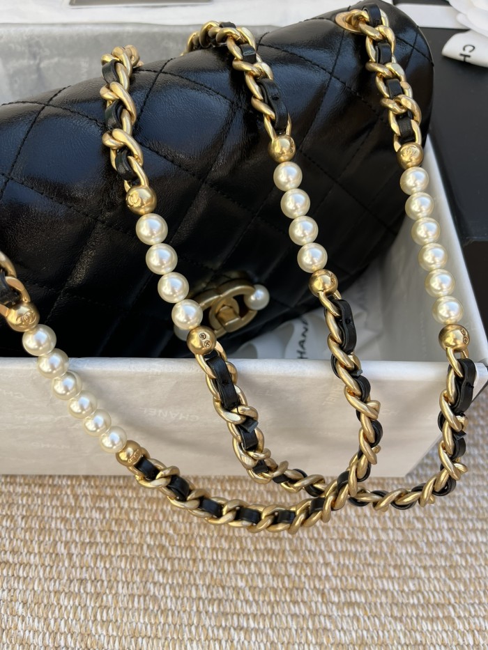  Handbag  Chanel size 23 cm
