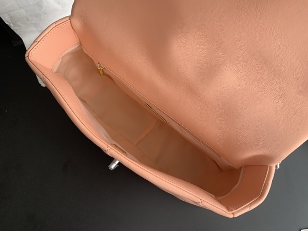  Handbag  Chanel size 26cmx16cmx9cm 