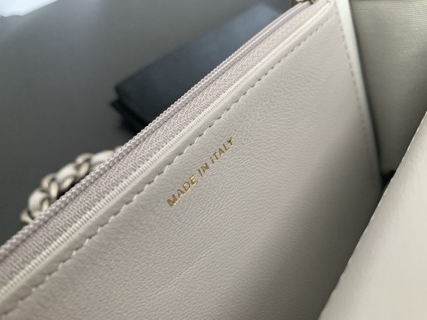 Handbag  Chanel 0957 size 19 cm 