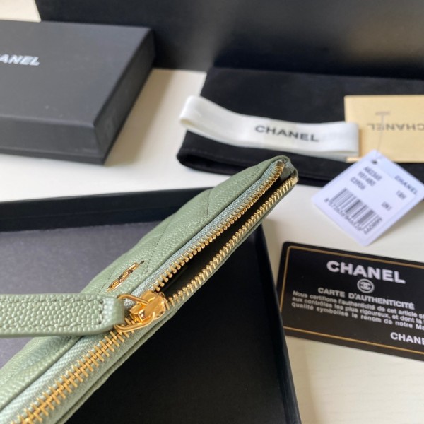  Handbag  Chanel A82365 size 15*8.5 cm