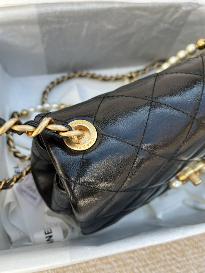  Handbag  Chanel size 23 cm