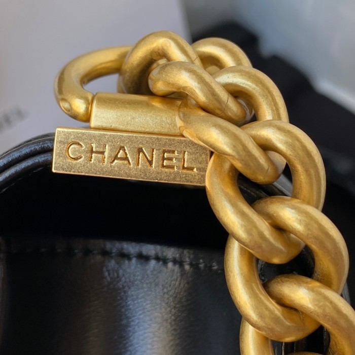  Handbag  Chanel AS3018 size 18x13x6.5 cm