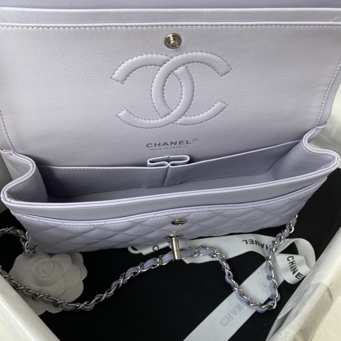  Handbag  Chanel A01112 size  15.5x25.5x6.5 cm