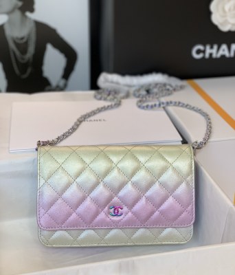  Handbag  Chanel size 19 cm