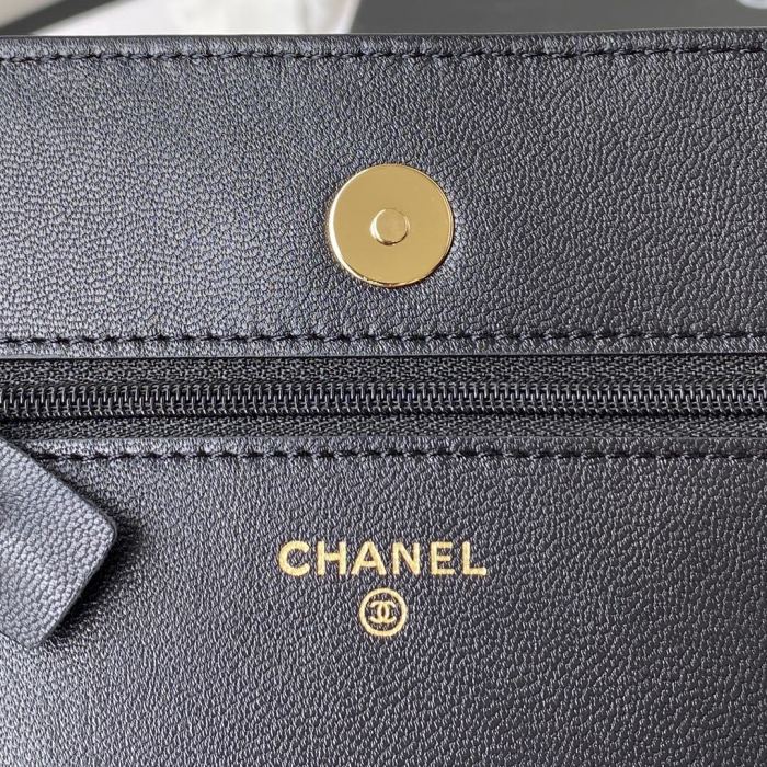  Handbag  Chanel AP2548 size 12.3x19.2x3.5 cm  
