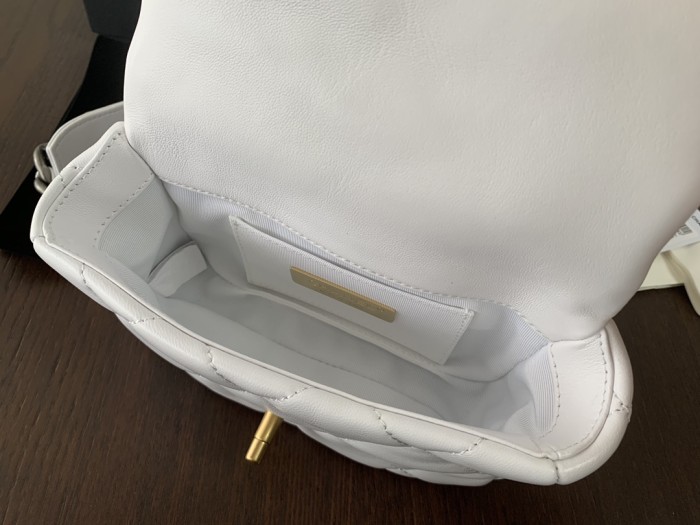  Handbag  Chanel AS1163 size 20cmx11cmx5.5 cm