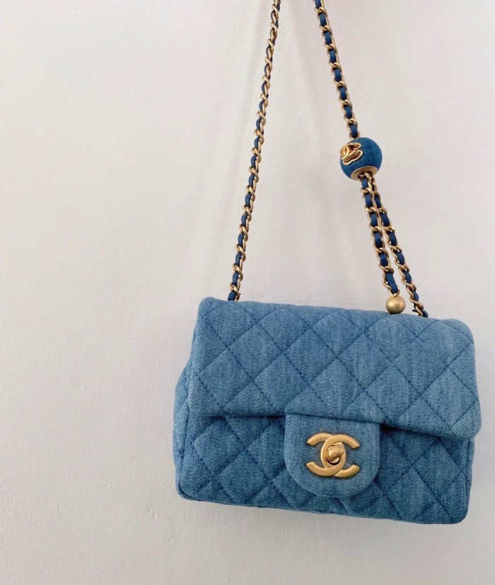 Handbag Chanel size  20 cm