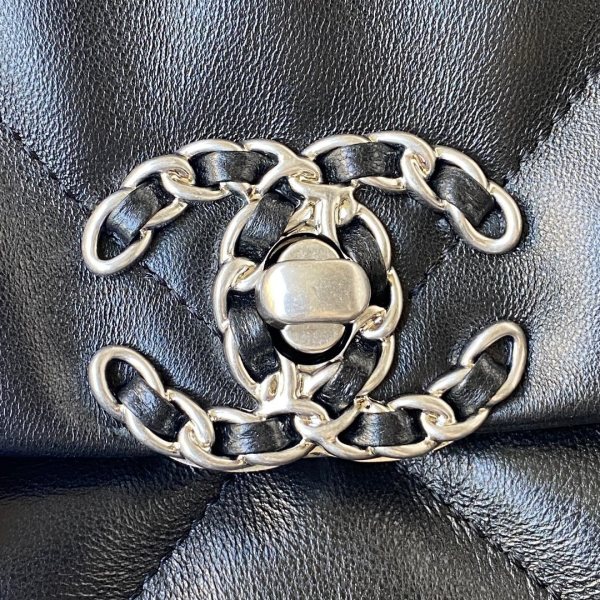  Handbag  Chanel  size  30cm