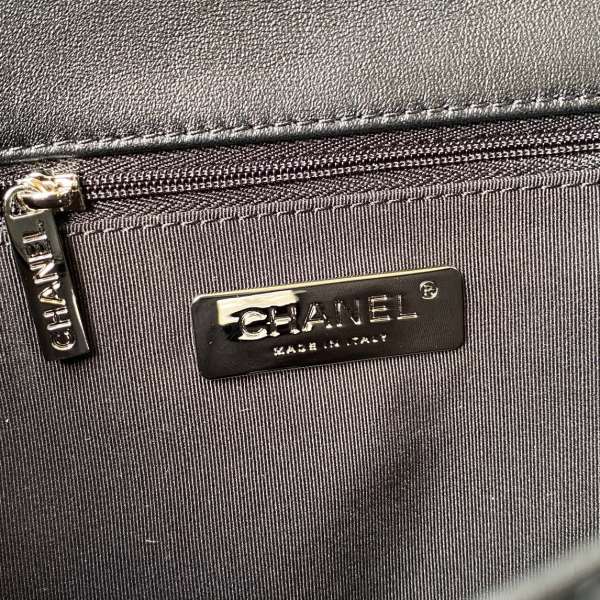  Handbag  Chanel  size  26/30 cm