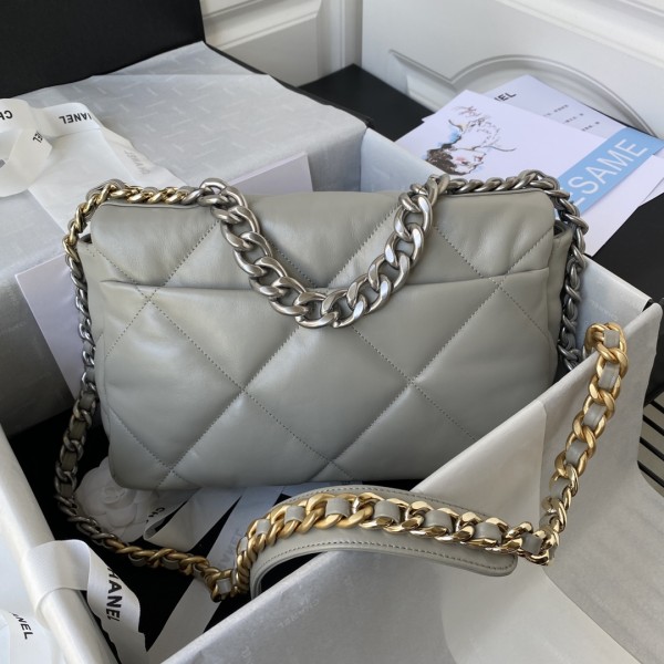  Handbag  Chanel size 30 cm
