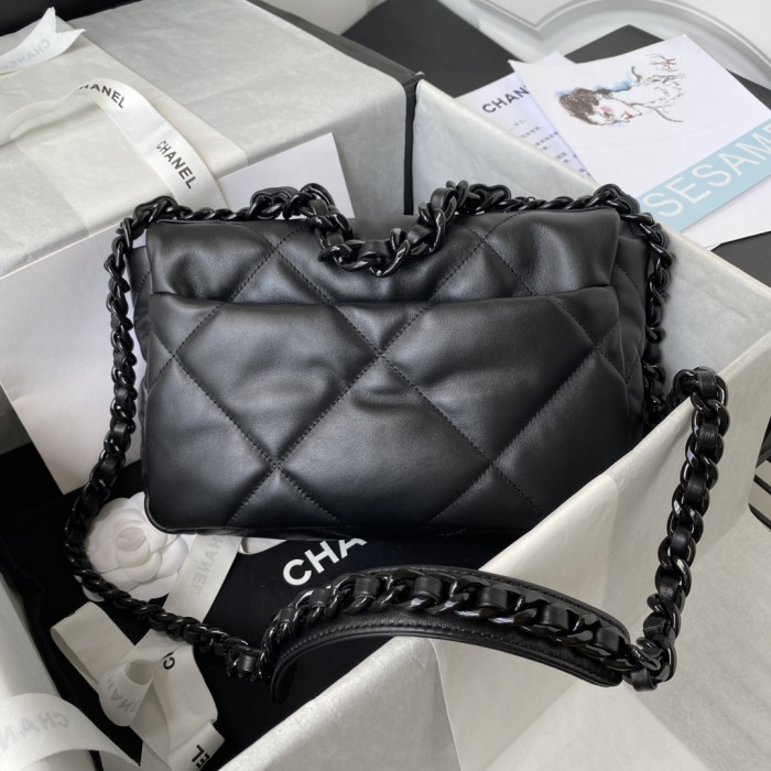  Handbag  Chanel  size  26/30 cm