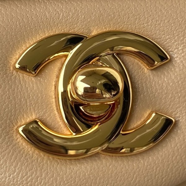  Handbag  Chanel  A01112 size 15.5x25.5x6.5 cm