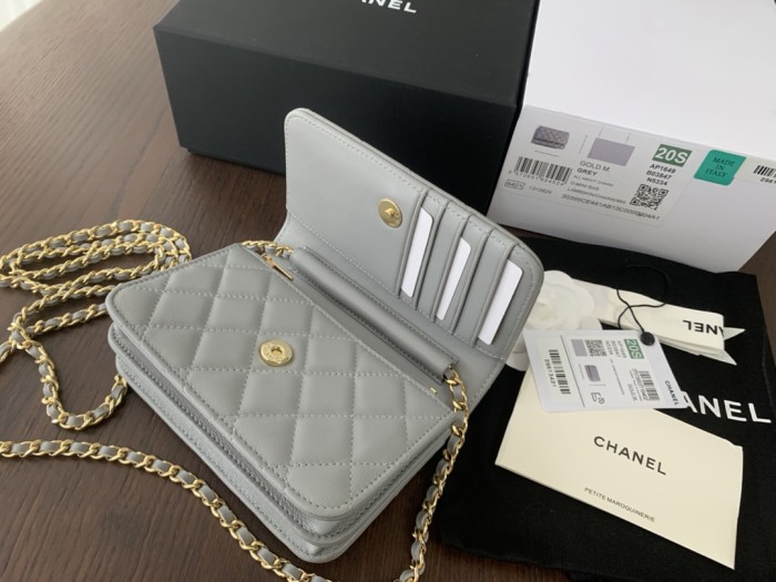 Handbags  Chanel  size 15cmx10cm x3.5 cm