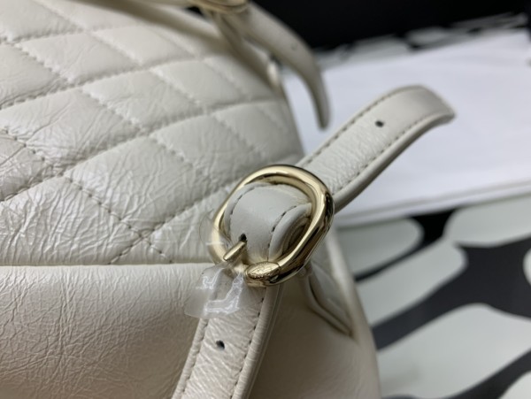  Handbag  Chanel  size 18×18×12 cm 