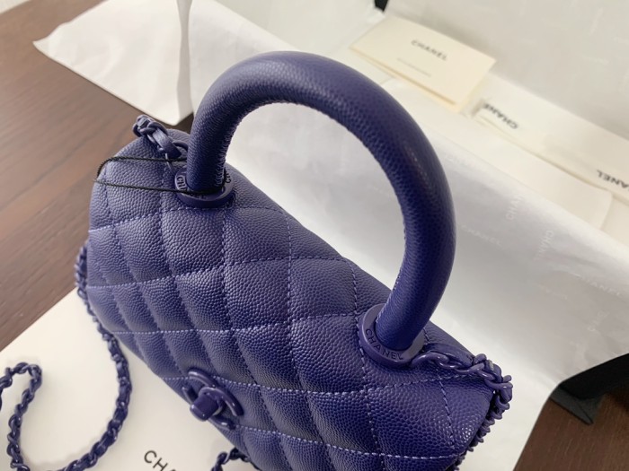  Handbag  Chanel  size  13cmx19cmx9 cm