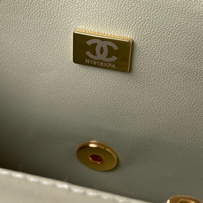 Handbag  Chanel size 17 cm