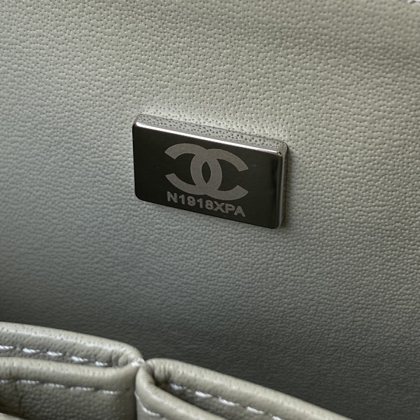  Handbag  Chanel A01112 size 15.5x25.5x6.5 cm