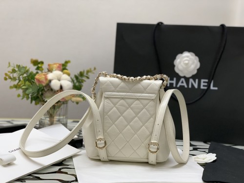  Handbag  Chanel  size 18×18×12 cm 