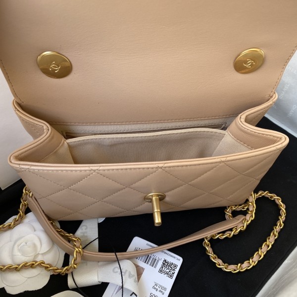  Handbag  Chanel  AS3011  size 21x13x7 cm