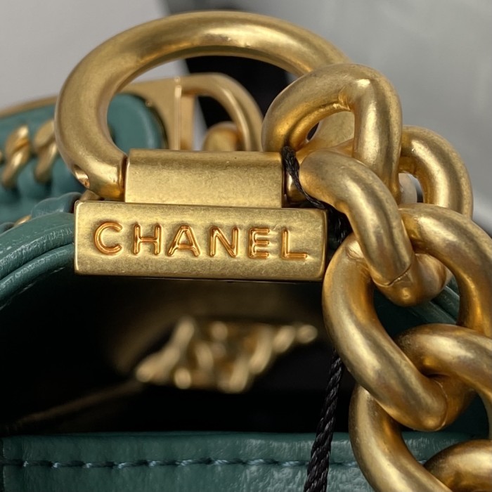  Handbag  Chanel size 20/25 cm