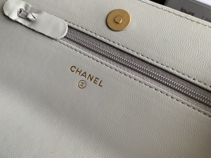 Handbag  Chanel 0957 size 19 cm 