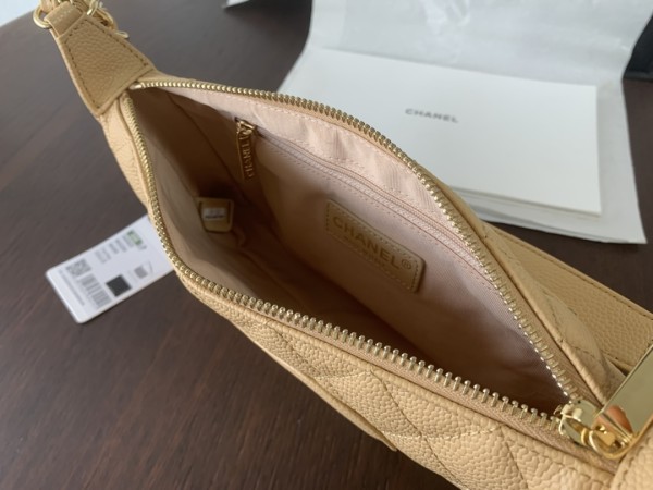 Handbag  Chanel 50920 size 25cmx14cmx5 cm 