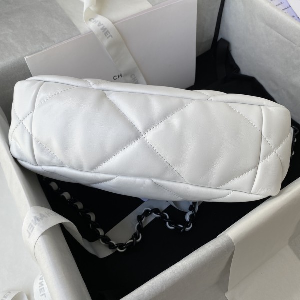 Handbag  Chanel  size 26/30 cm