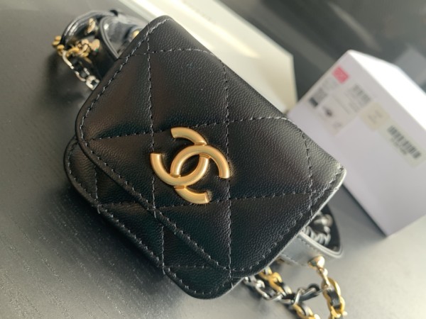  Handbag  Chanel  AP2553 size 7cmx8cmx3 cm