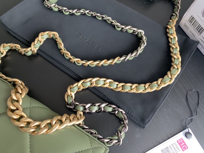  Handbag  Chanel 0957 size 19 cm 