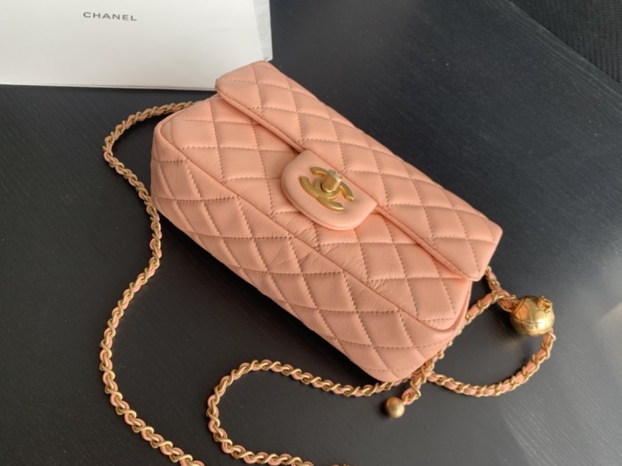  Handbag  Chanel size  20 cm