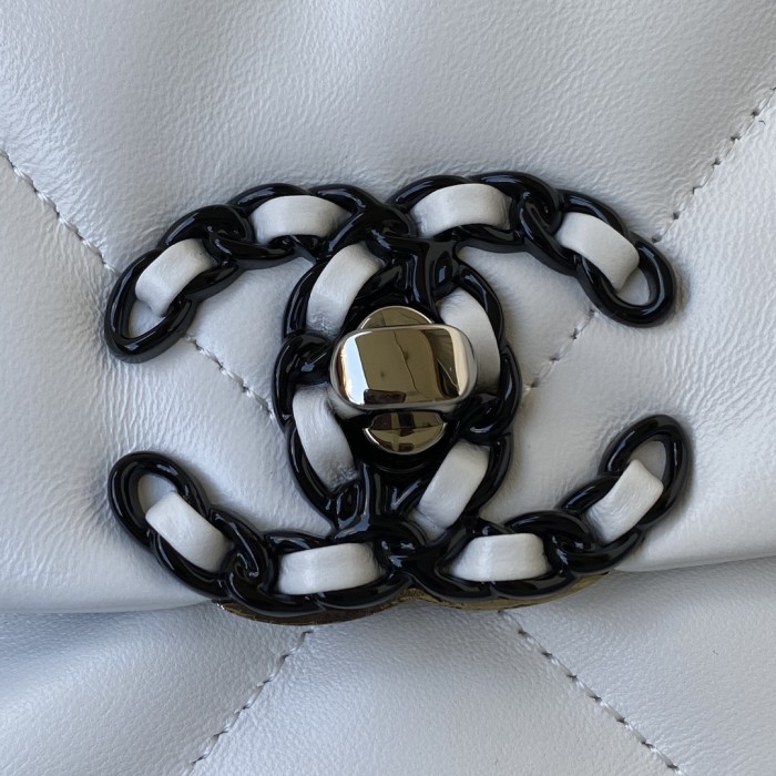 Handbag  Chanel  size 26/30 cm