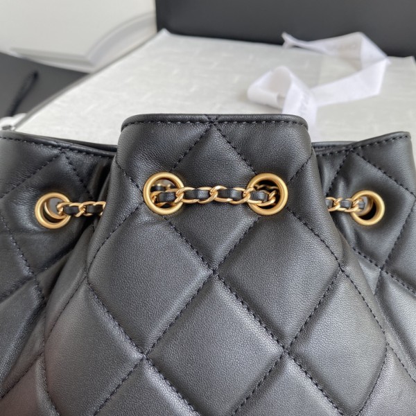 Handbag  Chanel AS2252 size 19x22.5x14 cm