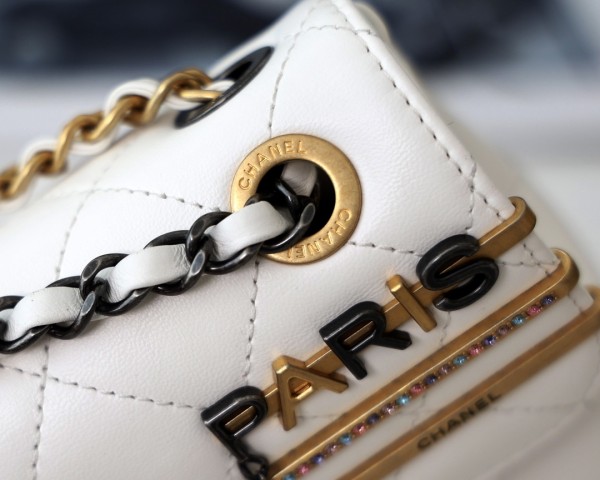  Handbag Chanel  size 19x11x8 cm