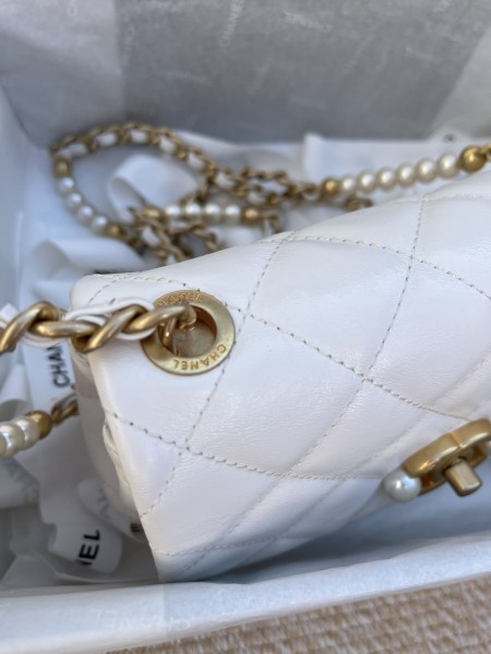  Handbag  Chanel  size 23 cm