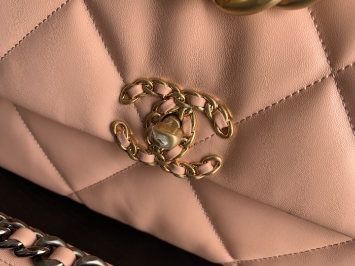  Handbag  Chanel 1160 size 26cmx16cmx9 cm 