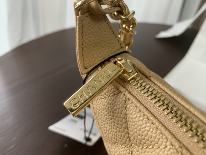 Handbag  Chanel 50920 size 25cmx14cmx5 cm 