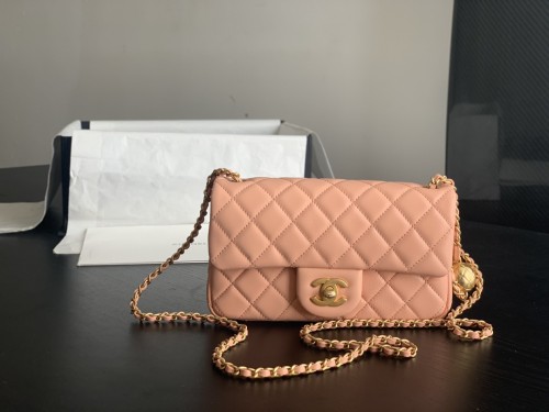  Handbag  Chanel size  20 cm