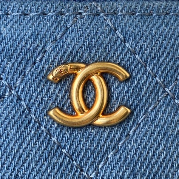  Handbag  Chanel AP1447 size 11*8.5*7 cm