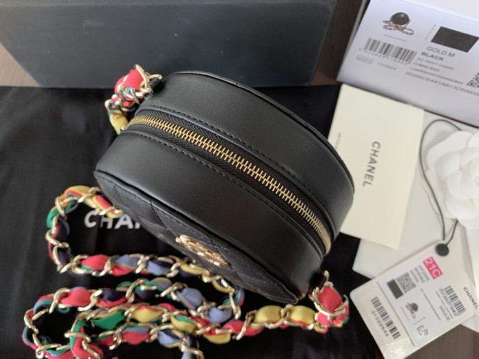 Handbag Chanel 2055 size 12cmx12cmx4.5 cm