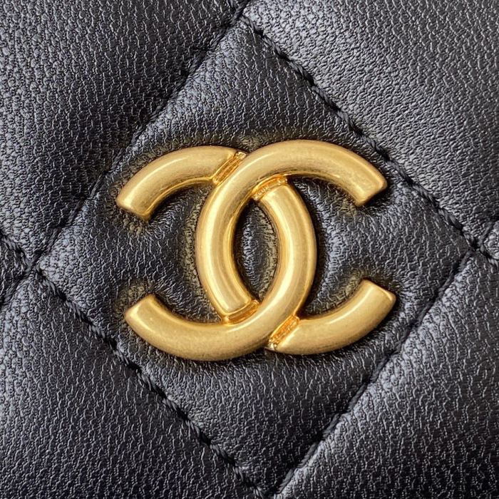  Handbag  Chanel AP2548 size 12.3x19.2x3.5 cm  