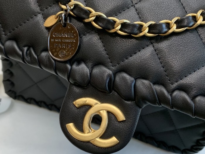  Handbag  Chanel  99119  size 22 cm