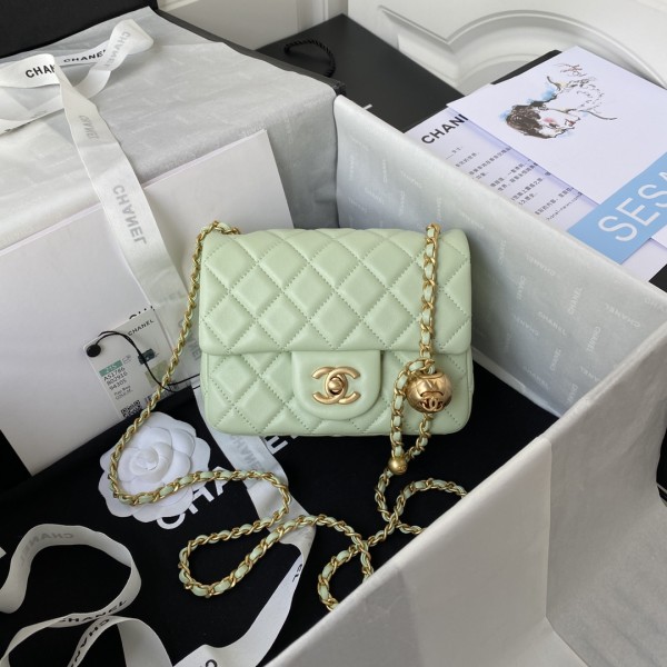  Handbag Chanel size 17 cm